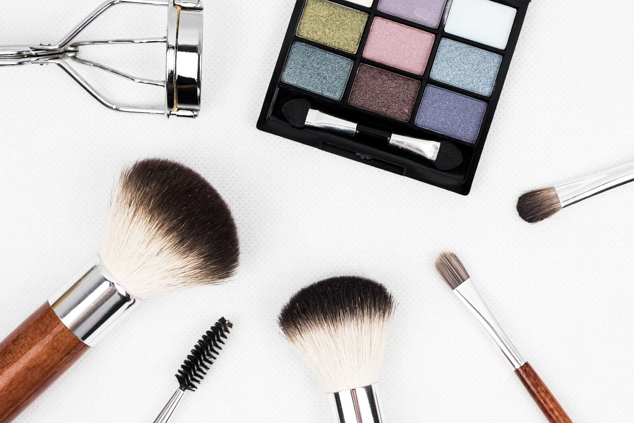 Mastering MAC Makeup: Your Ultimate Guide to Beauty Brilliance